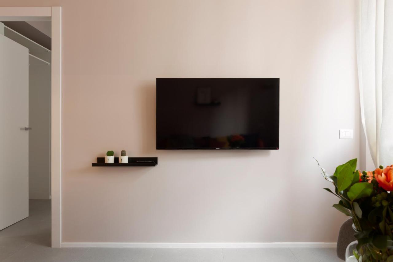 Bilocale Aleardi Apartment Milan Exterior photo